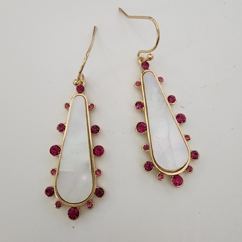 NEW Mother of Pearl Fuchsia Pink Teardrop Small Earrings - Picture 7 of 7